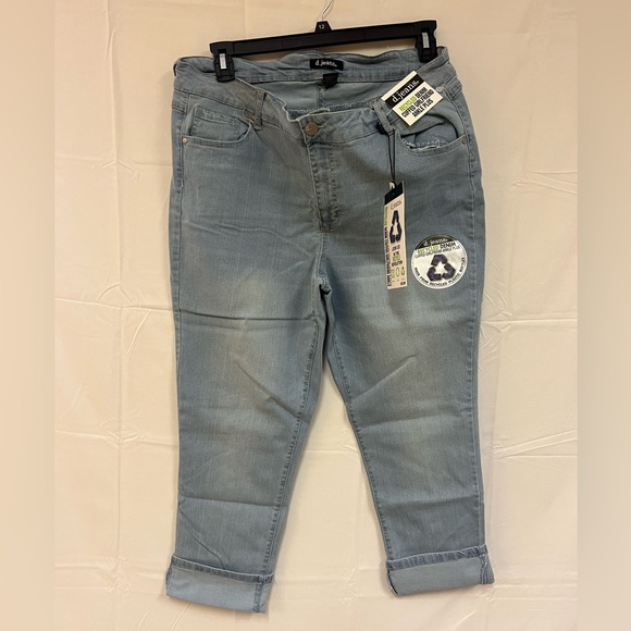 NEW D.jeans RECYCLED DENIM CUFFED GIRLFRIEND ANKLE PLUS Size: 20W - Picture 1 of 4